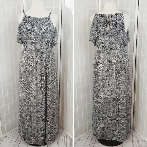 NWT Torrid Ikat Slit Maxi Dress Size: 2X (18/20) - Picture 6 of 6